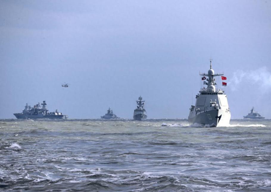 9月3日，菲澳加多次挑衅我国的南海驱逐舰。黄岩岛对峙爆发。然而这里是中国的土