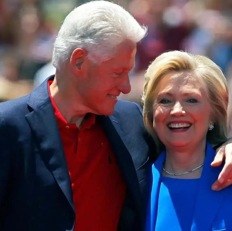 希拉里这回彻底要栽了！2026年1月21日，美国众议院监督和政府改革委员会突