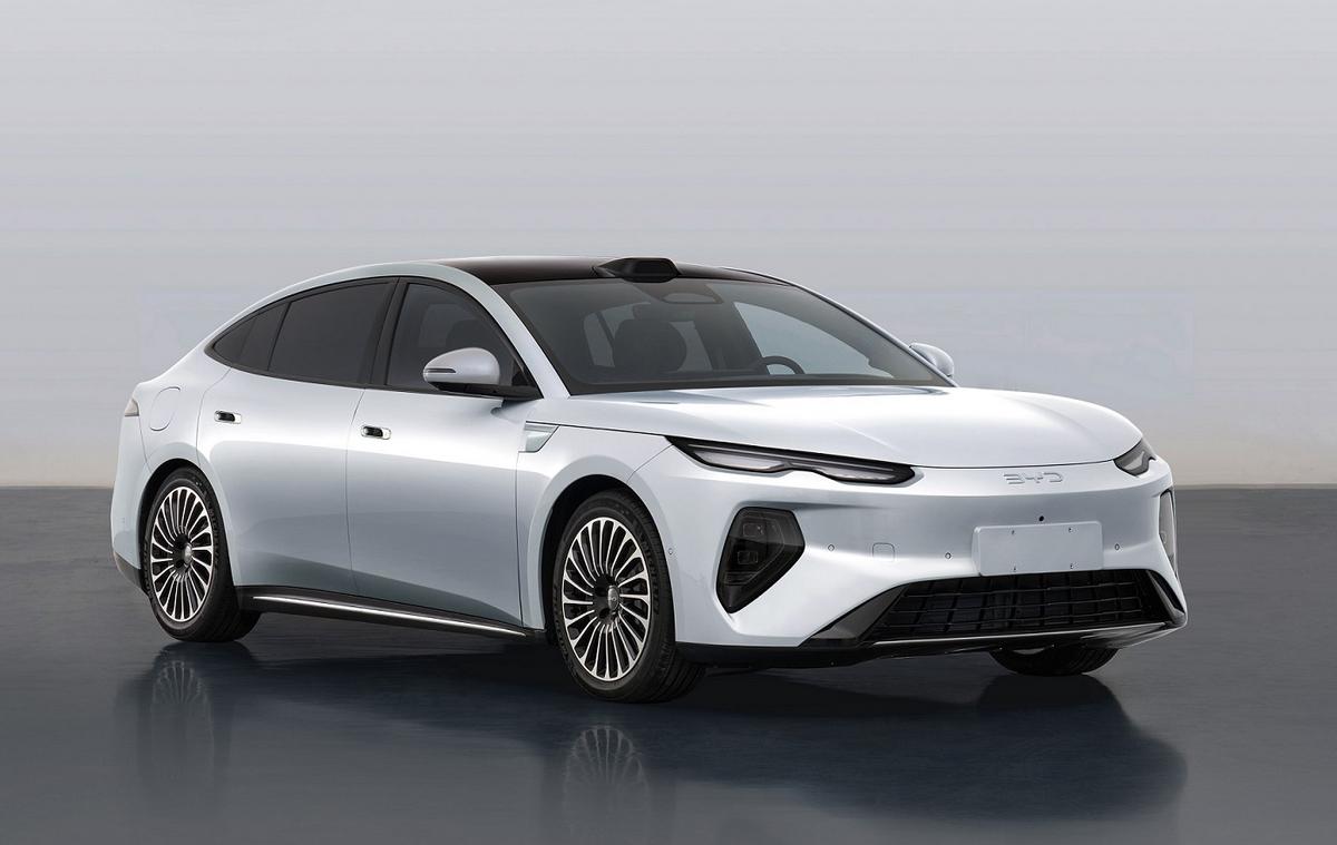 3月13日，在工信部第405批《道路机动车辆生产企业及产品公告》中，出现了比亚迪