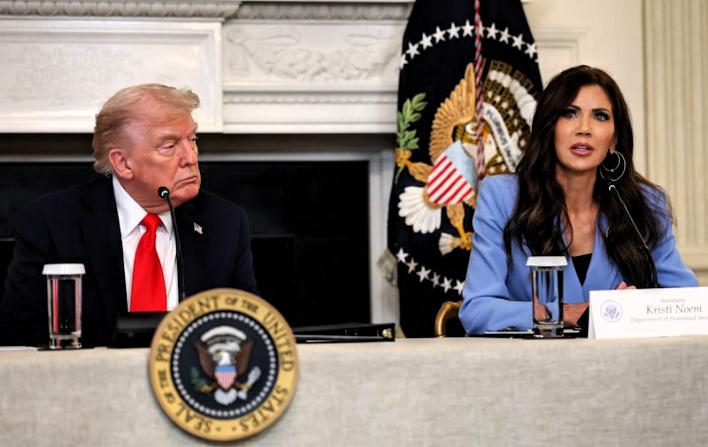 白宫“地震”！美女部长46天“下台”记谁能料到，特朗普开启第二个任期第46天