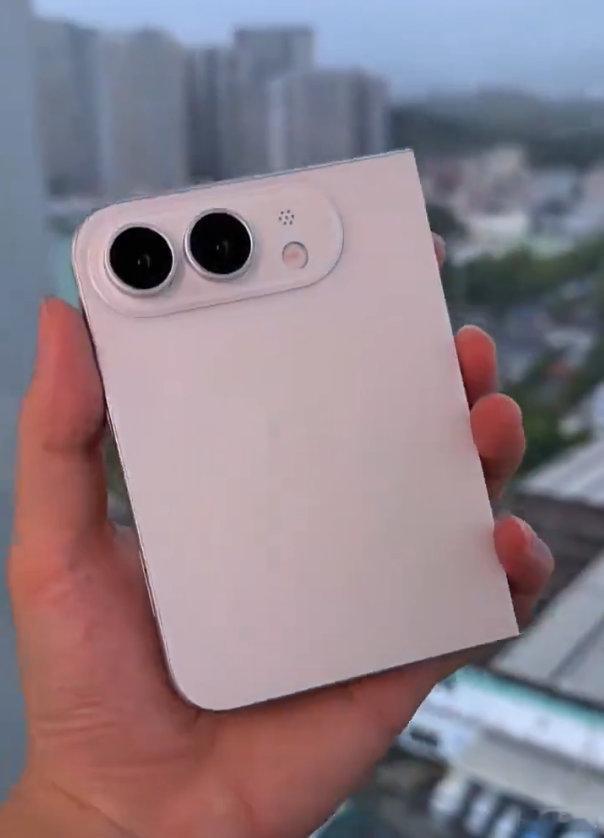【曝iPhoneUltra白色版】苹果首款折叠手机白色7月10日，消息源iPh