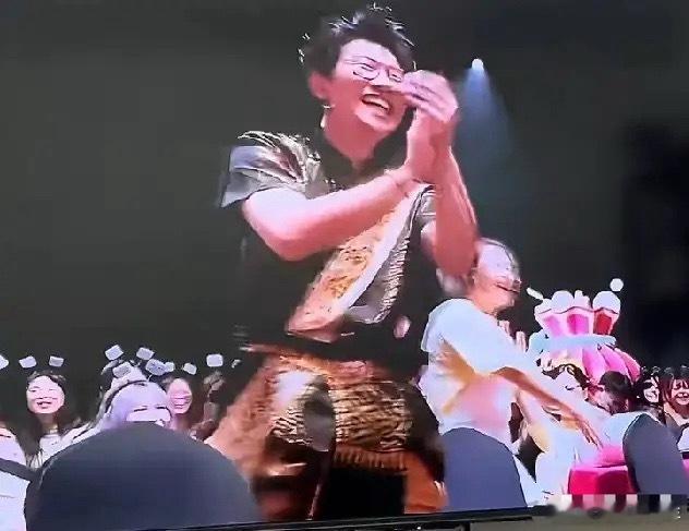 宋小宝小品翻车宋小宝作为一个喜剧人，愣是把失误让观众觉得他是在抖包袱，就算他承