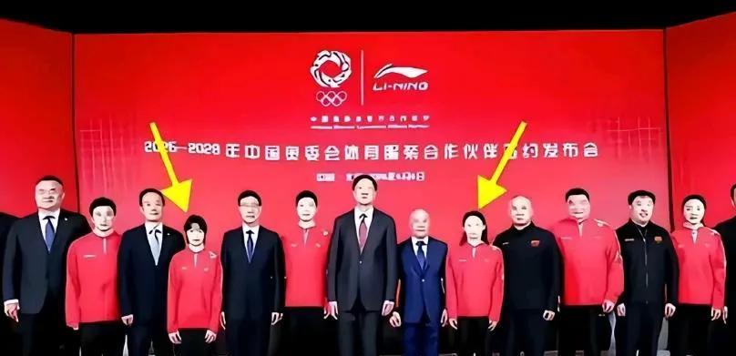 其实拍照时全红婵站在哪里都无所谓，反正在我的眼里，婵宝站在哪里哪里就是C位。因为