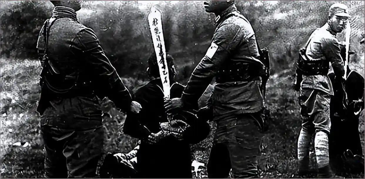 1949年国军中将兵败隐匿17年，在煤矿拉车谋生，一封家书揭穿其真实身份194