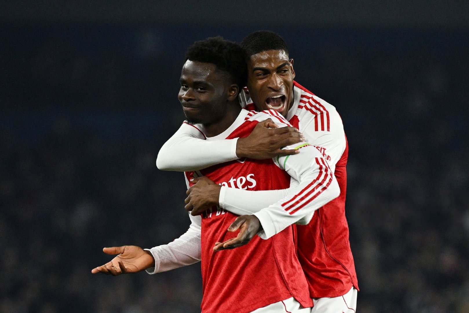 萨卡谈300场里程碑：“是的，我非常自豪，非常高兴，我感到很幸运。对我和我的家人