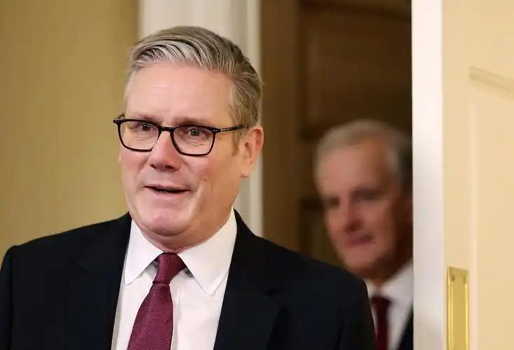 一边是英国首相硬刚说绝不退缩，一边是俄罗斯主战派连“波塞冬”核鱼雷都搬出来了，要