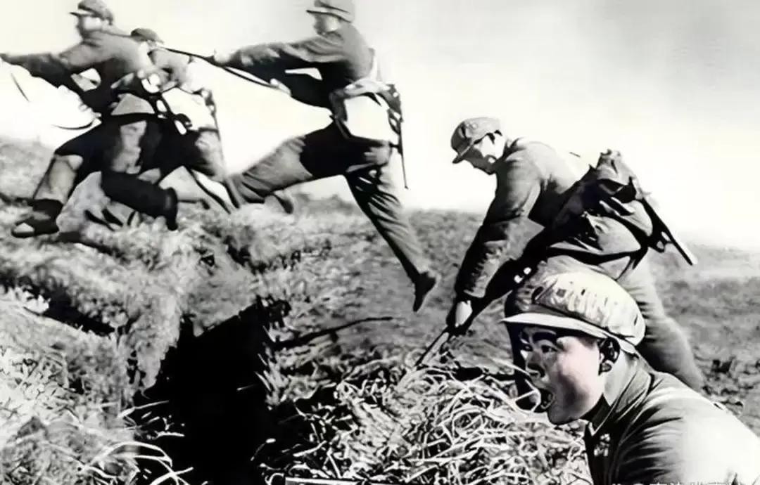 1962年中印边境自卫反击战：我军缴获印军仓库补给穿插部队持续追击很多人不清楚，在高原山地穿插作战，