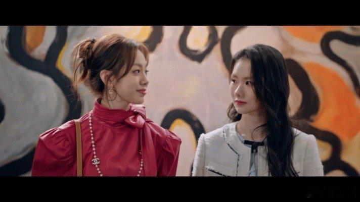 骄阳似我这集演到真假千金聂曦光看似对过去一无所知，其实她一直用自己的方式在靠近