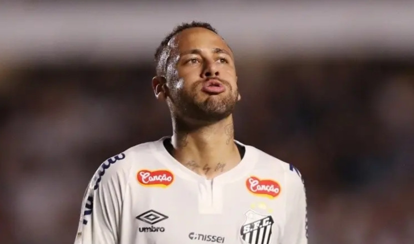 安切洛蒂估计已经受够了！近日，关于没有将内马尔征召让安切洛蒂陷入了很多的声讨，