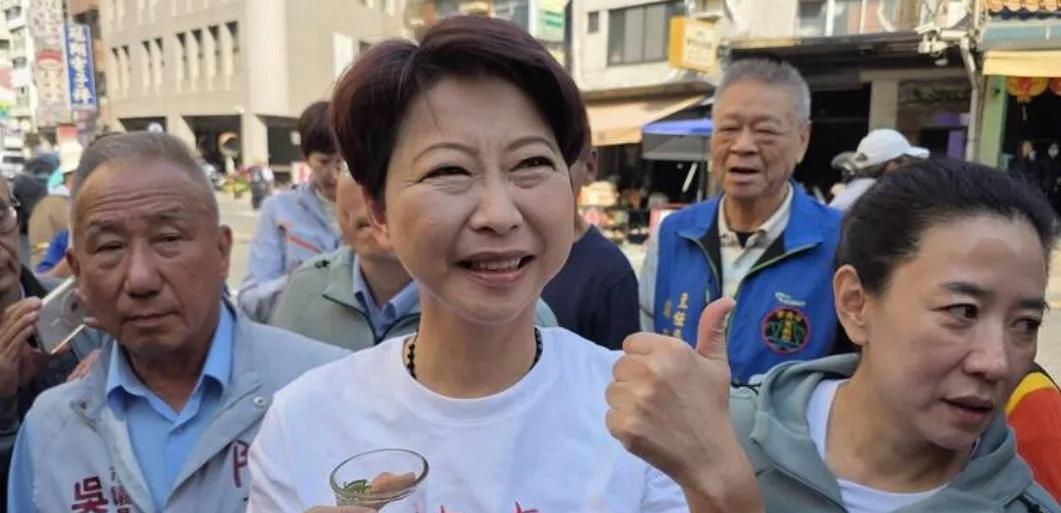 陈亭妃第一时间表示，感谢乡亲支持，希望成为台南首位女市长，一起打拼，有信心打赢国