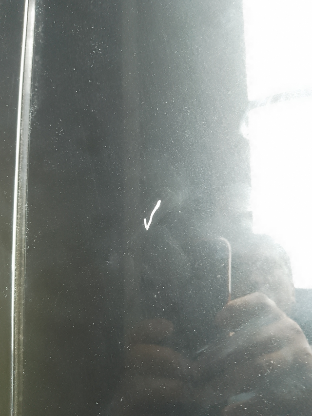 新车贴车膜之前最好自行检查车身事情的经过很简单。新车到手后两周，接到通知去贴免