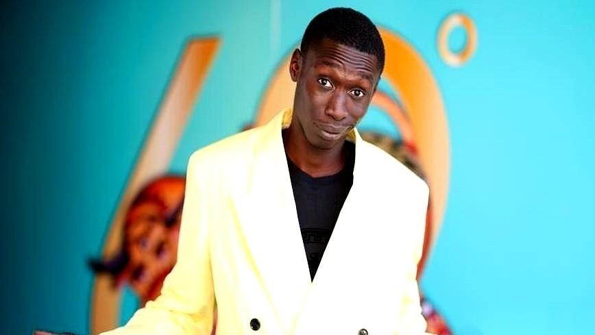 你知道最恐怖的事是什么吗？不是那个从来不说话的黑人小哥，把自己卖了快10亿美金