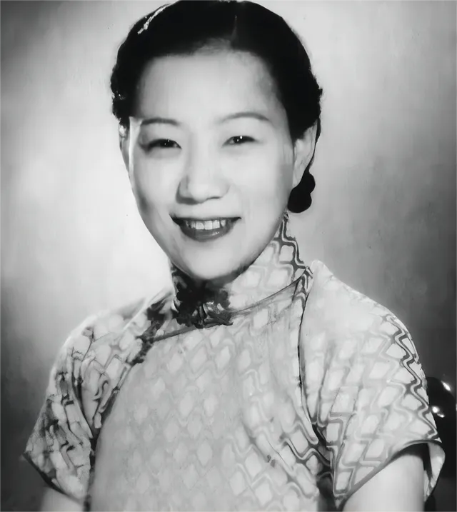 一天盛宣怀孙女盛佩玉外出时，突然想到有东西忘在家里了，便返回家取东西，竟然看到丈