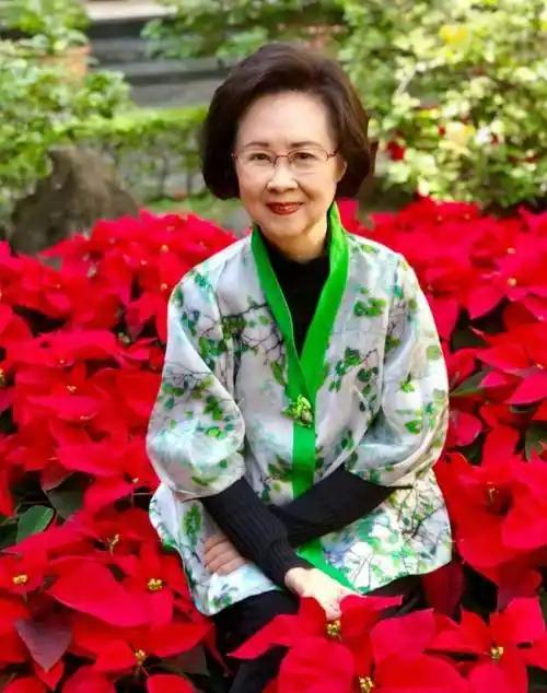 令人深思的话：“人活着要及时行乐，琼瑶86岁选择自杀，她告诉我们：不要相信年轻时
