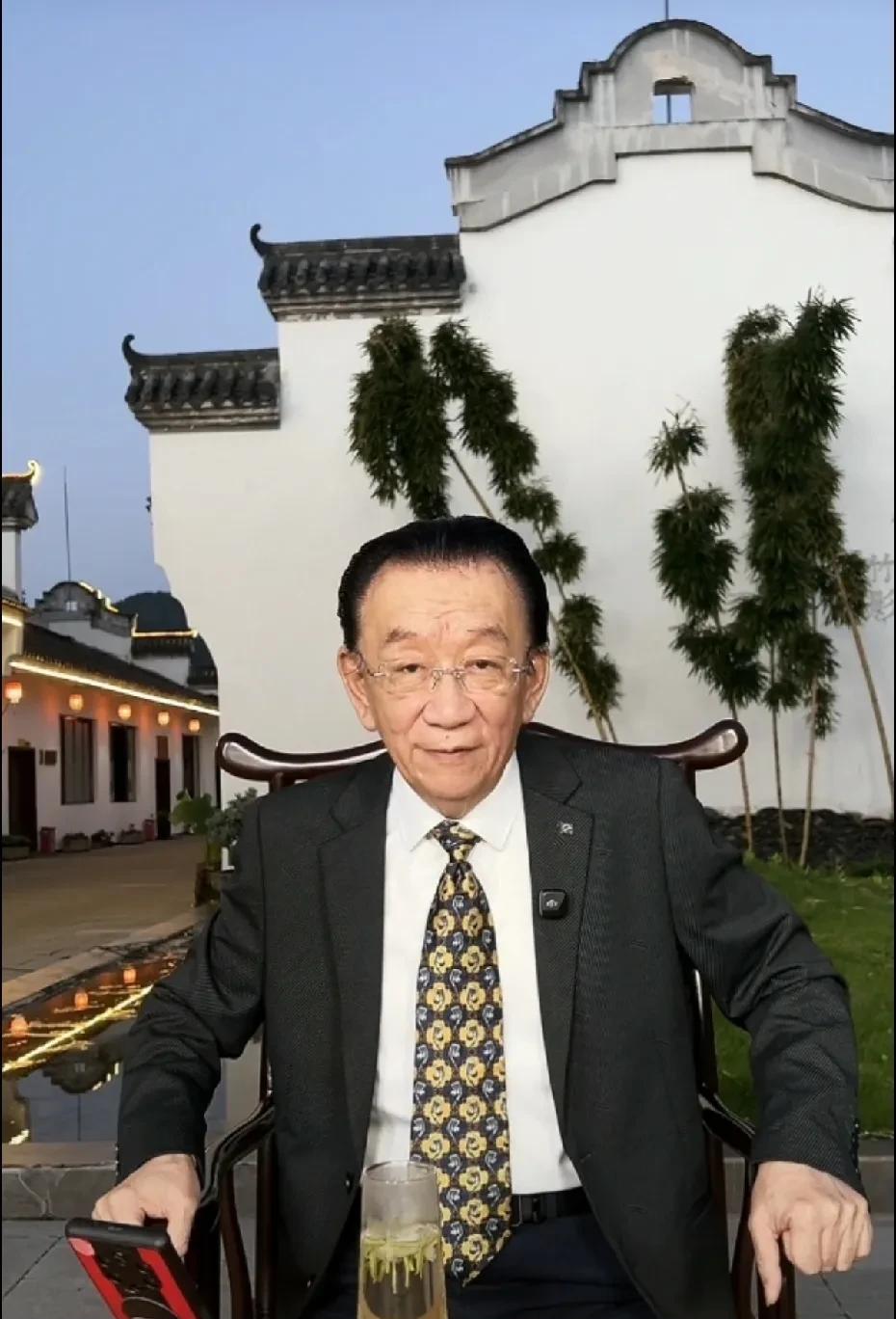 #相声界恩怨情仇#侯耀华：我不掺和相声，是怕给侯耀文找麻烦。7月14日，侯耀