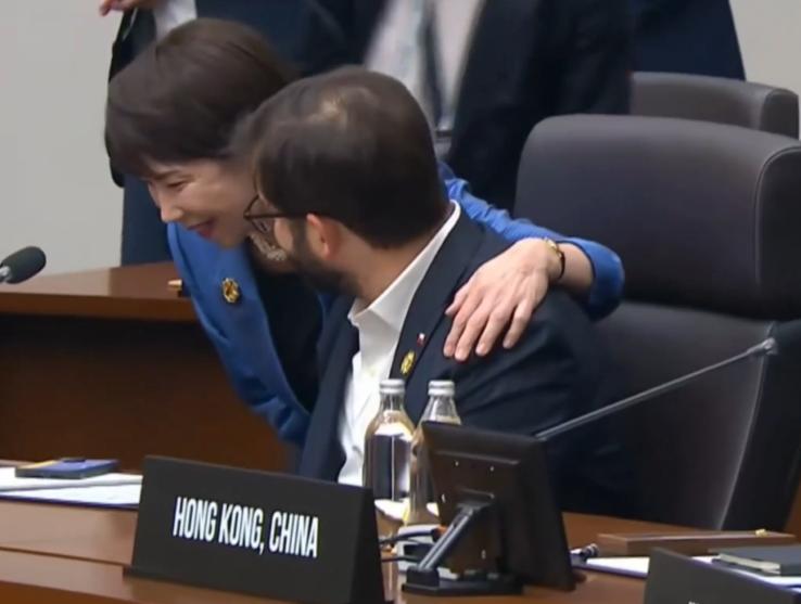 11月1日，高市早苗又刷新了大家的认知！在APEC峰会第二天。高市早苗又出镜了