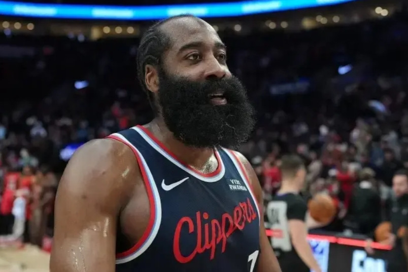 六连胜的快船是不是已经具备夺冠实力？今天快船力克爵士豪取六连胜，对于快船球迷来