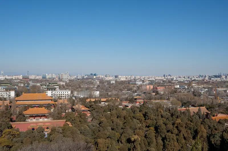 [捂脸哭]，说出来不怕大哥笑话，别说是坐飞机出国了，这辈子还没坐过飞机，别说是飞机