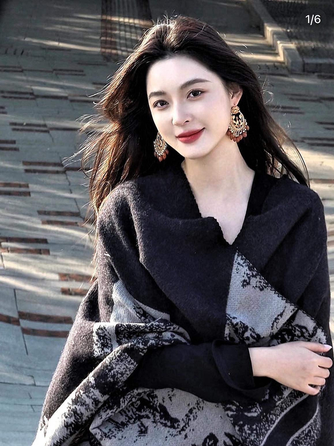 女人好色，才是顶级保养品。相由心生，热情不熄，眼里有光的女人老得慢。真心