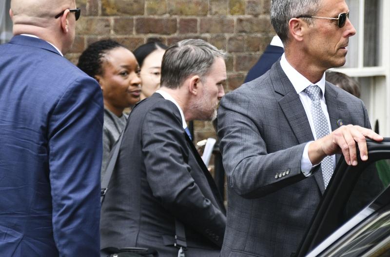 中美经过五轮会谈后,向世界宣告,美国已完全接纳中方提出的“太平洋足够大,容得下中