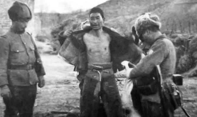 1944年，八路军侦察员曹世范执行完任务后，前往一位村长家中借宿，村长热情款待，