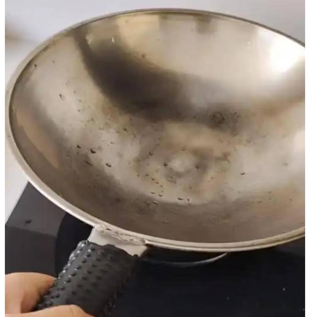 不到30秒就售罄，预约超10万人，这是什么神奇锅?近日，浙江瑞安“传家锅”，十