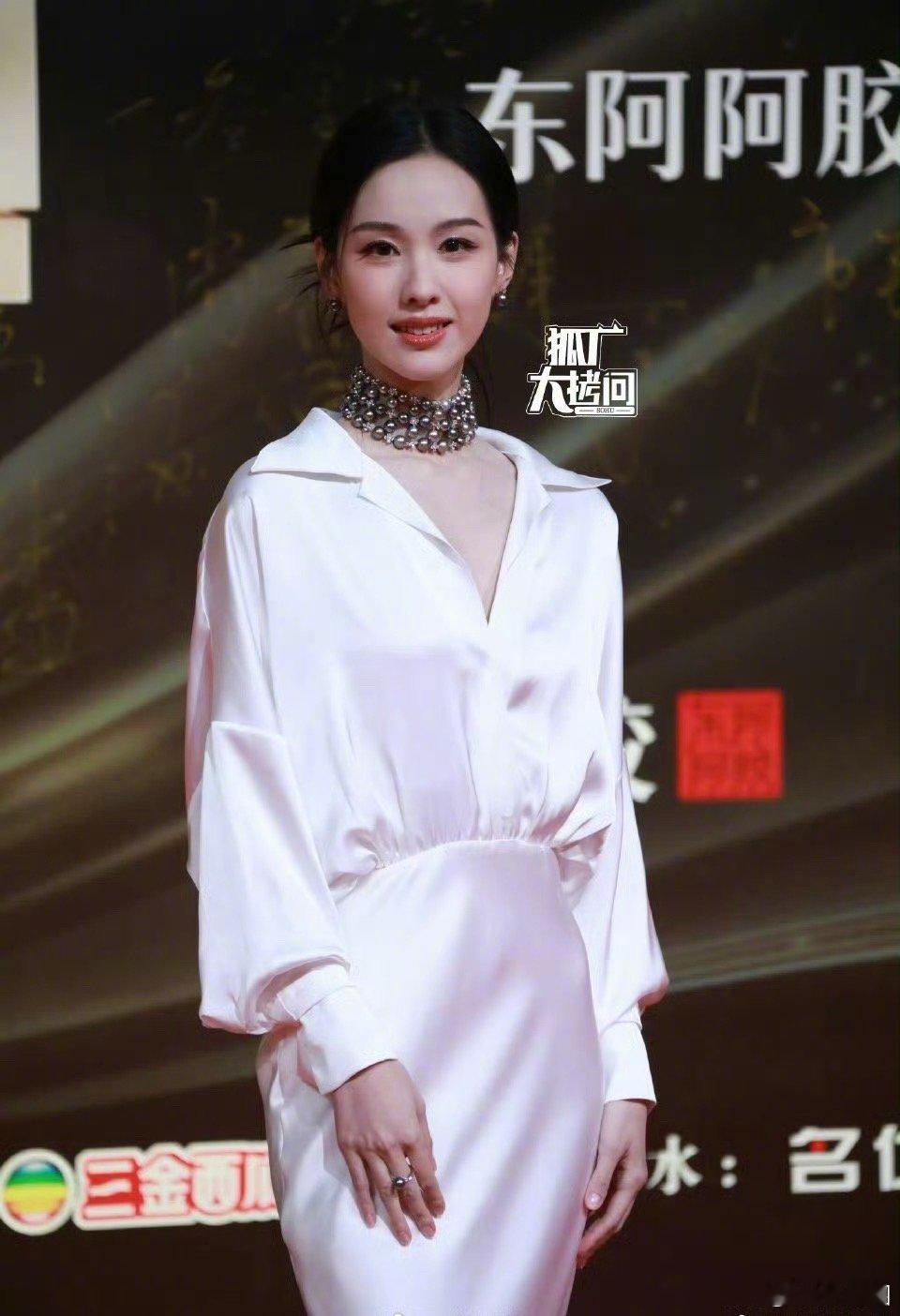 国剧盛典红毯上的陈都灵、沈月、吴宣仪，看看造型如何～