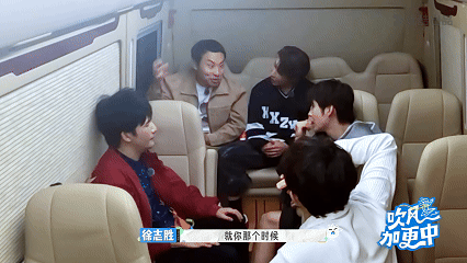 原来极致的幸福，真的会消磨吐槽欲。看着他现在写不出段子的样子，反而觉得更可爱了，