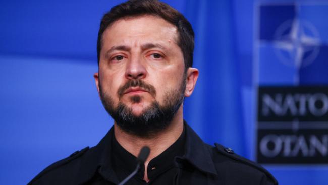 12月10号这天，乌克兰的舆论场彻底炸了锅，记者阿纳托利·沙里抛出的消息像一颗重