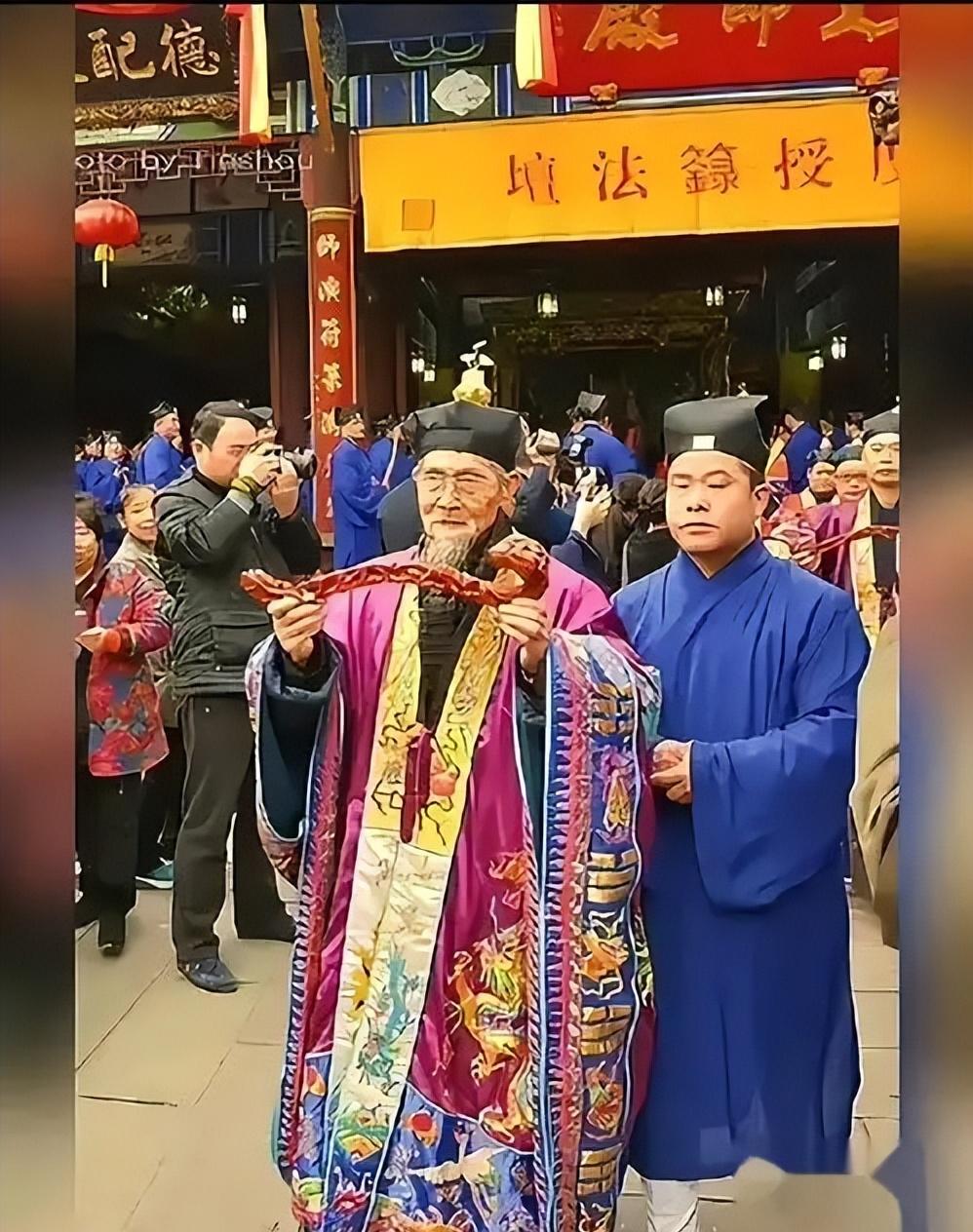 道教为啥干不过佛教？根源竟在创始人张道陵死前的一纸遗嘱！想当初，他规定天师之位只
