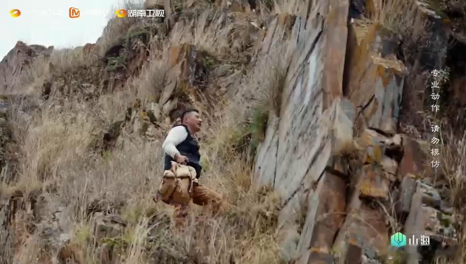 原来古人也发朋友圈纪录片因为长江一直疑惑古人咋分享日常，直到看到通天河畔崖壁的