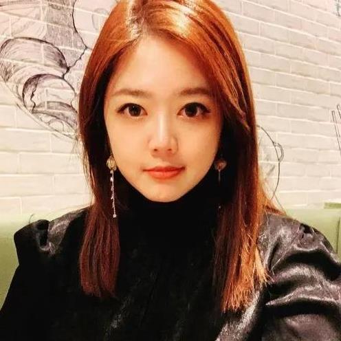 “绿蛙”又得逞了，TVBS主播翟翾被雪藏。台湾TVBS的主播翟翾，今年5月份和