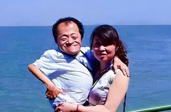 2001年，四川美女工程师，不顾家人反对，放弃铁饭碗工作，硬要嫁给身高只有70厘