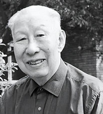 1943年，15个日军被八路军堵在窑洞里，拒不投降。哪知八路军指战员曾美嘿嘿一笑