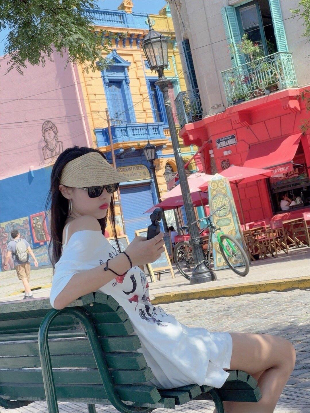 疯疯癫癫又如何？奈何我可可爱爱呢～上热门穿搭可爱御姐