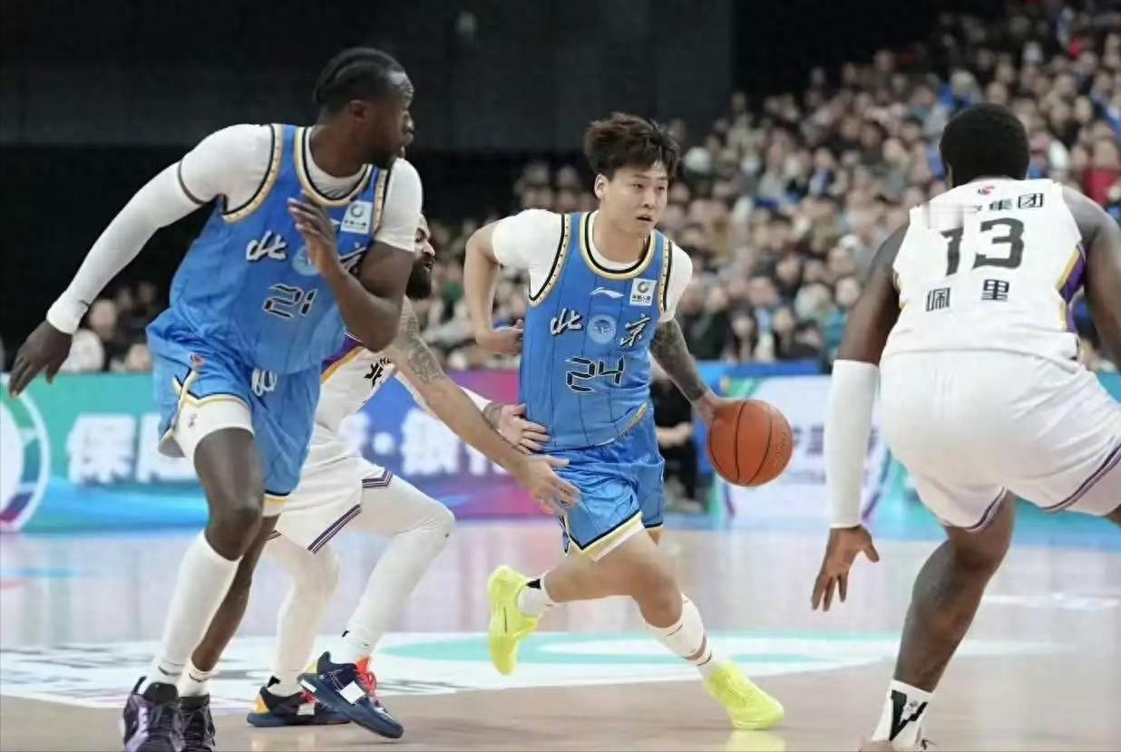 北京德比赵睿又伤了！廖三宁21+6曾凡博复出空砍20+8北控力克北京在这场