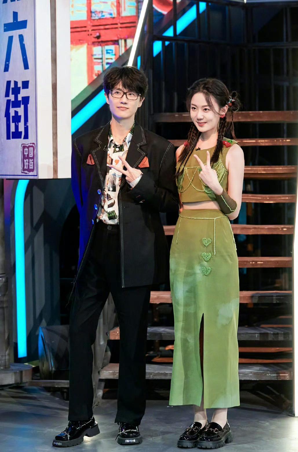 都说错了，许嵩冯禧结婚，根本不是冯禧幸运，而是许嵩撞大运了。冯禧可不是普