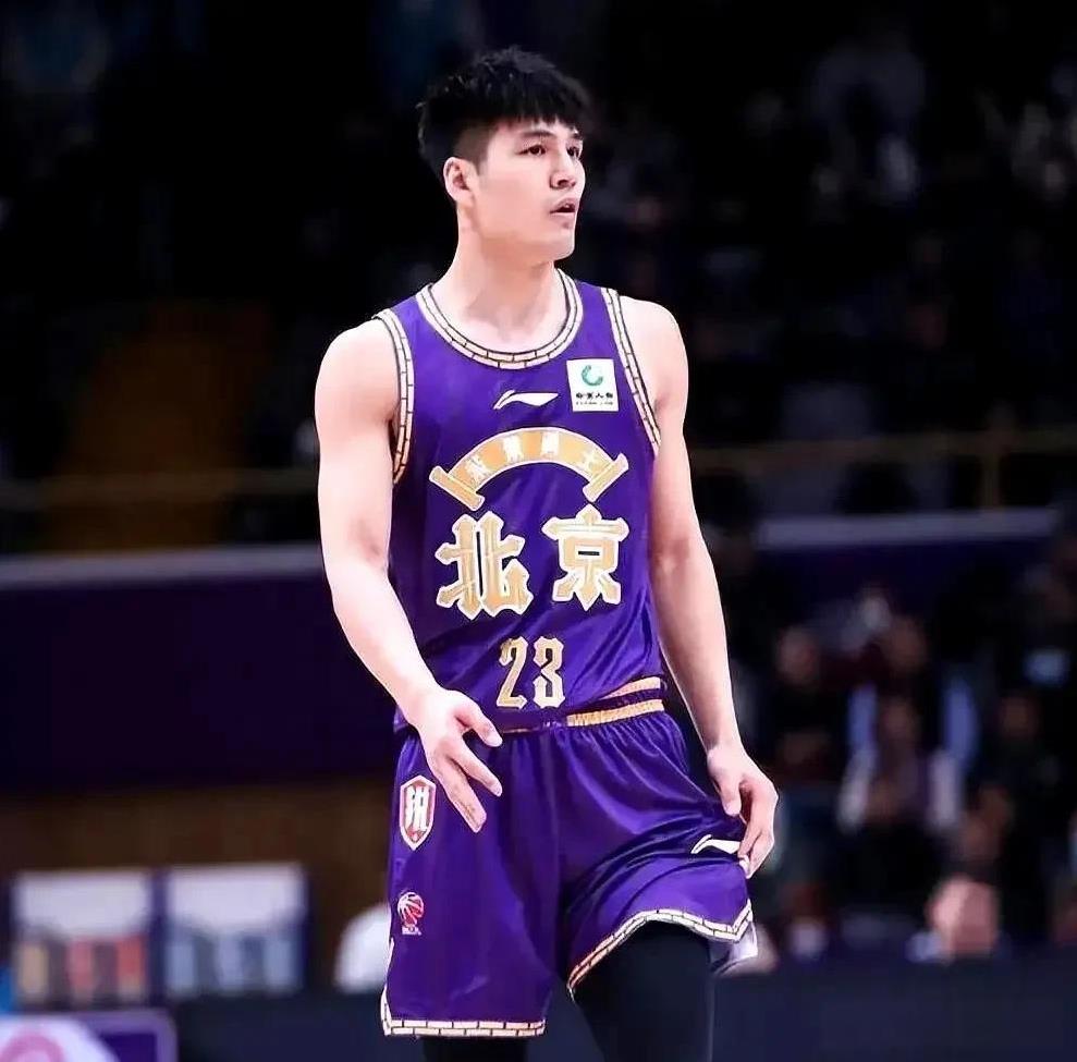 CBA越来越职业了！北控天津极限三换三CBA以前都是交易球员，今年夏天竟然出现