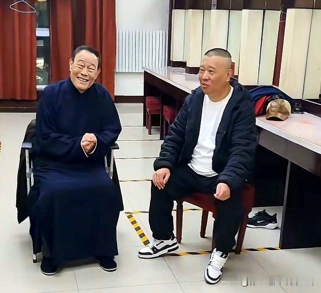 有人说杨少华长子杨威没有大哥的样子，处处跟五弟杨议闹别扭、使性子，完全没起到当哥