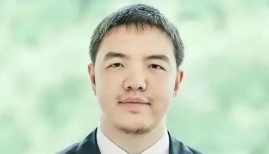 农夫山泉接班路径渐明：公司创始人、董事长兼总经理钟睒睒之子钟墅子（ZhongS