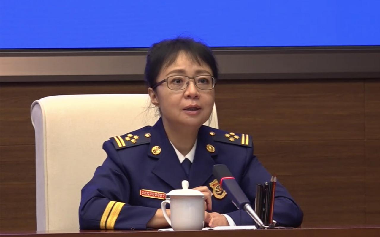 不知道这是哪个省的消防总队长，还是消防总队政委，放眼全国消防系统，能够戴上这个衔