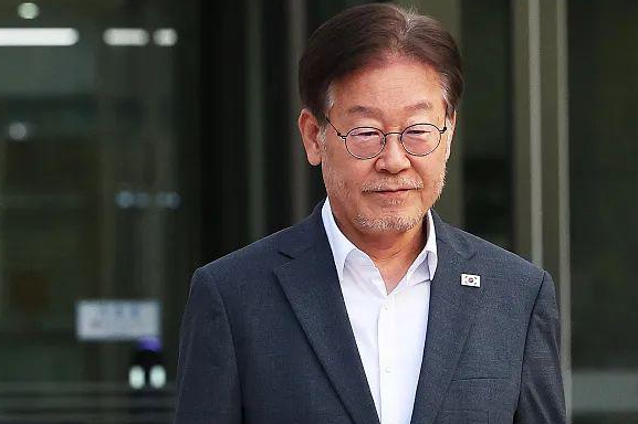 韩国大选局势再度出现新的变数。国民力量党内的初选结果揭晓，金文洙以较大优势战
