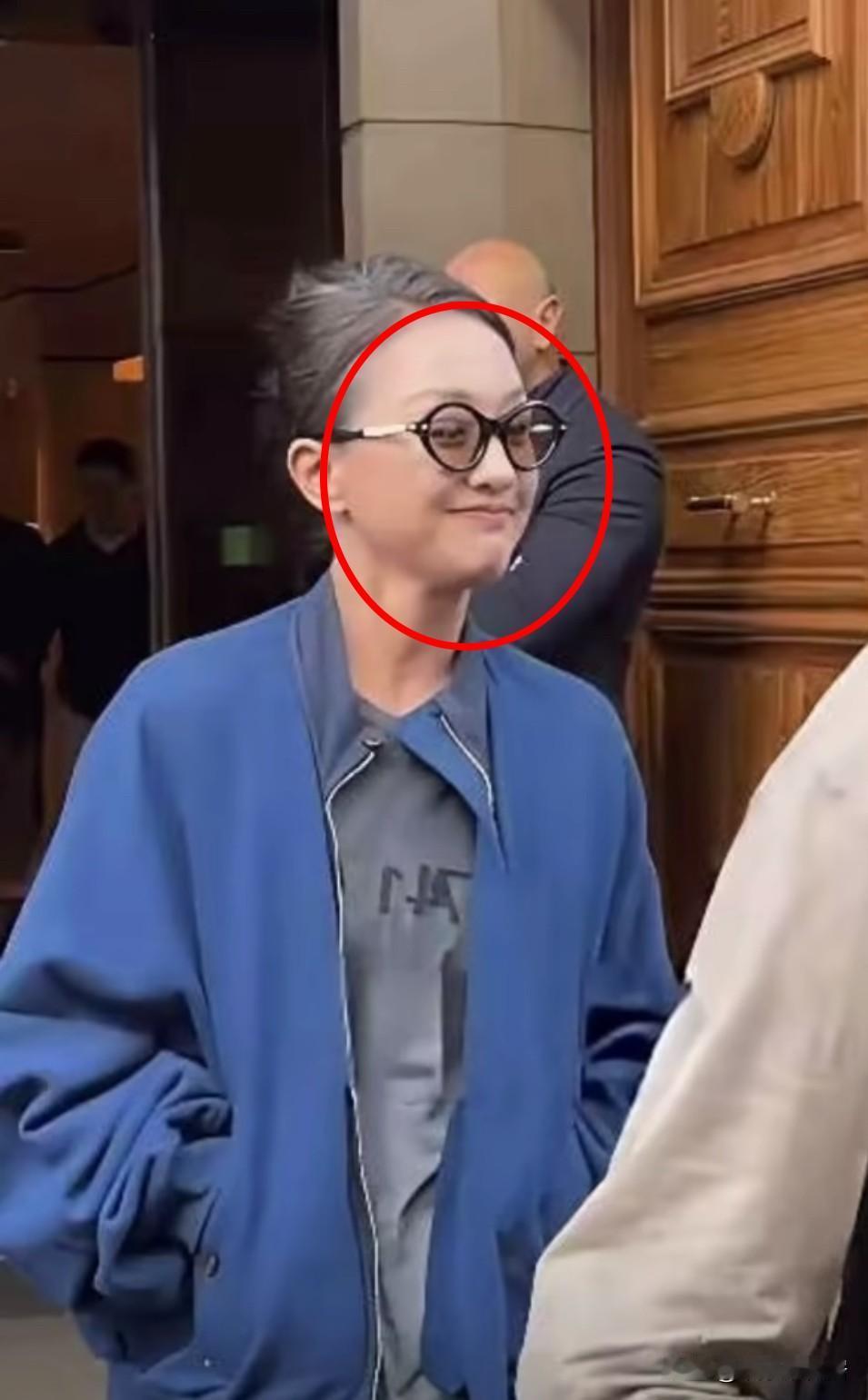 相由心生是有道理的，不信你们看看周迅她已经快50岁了，身材发福，皮肤松弛、面