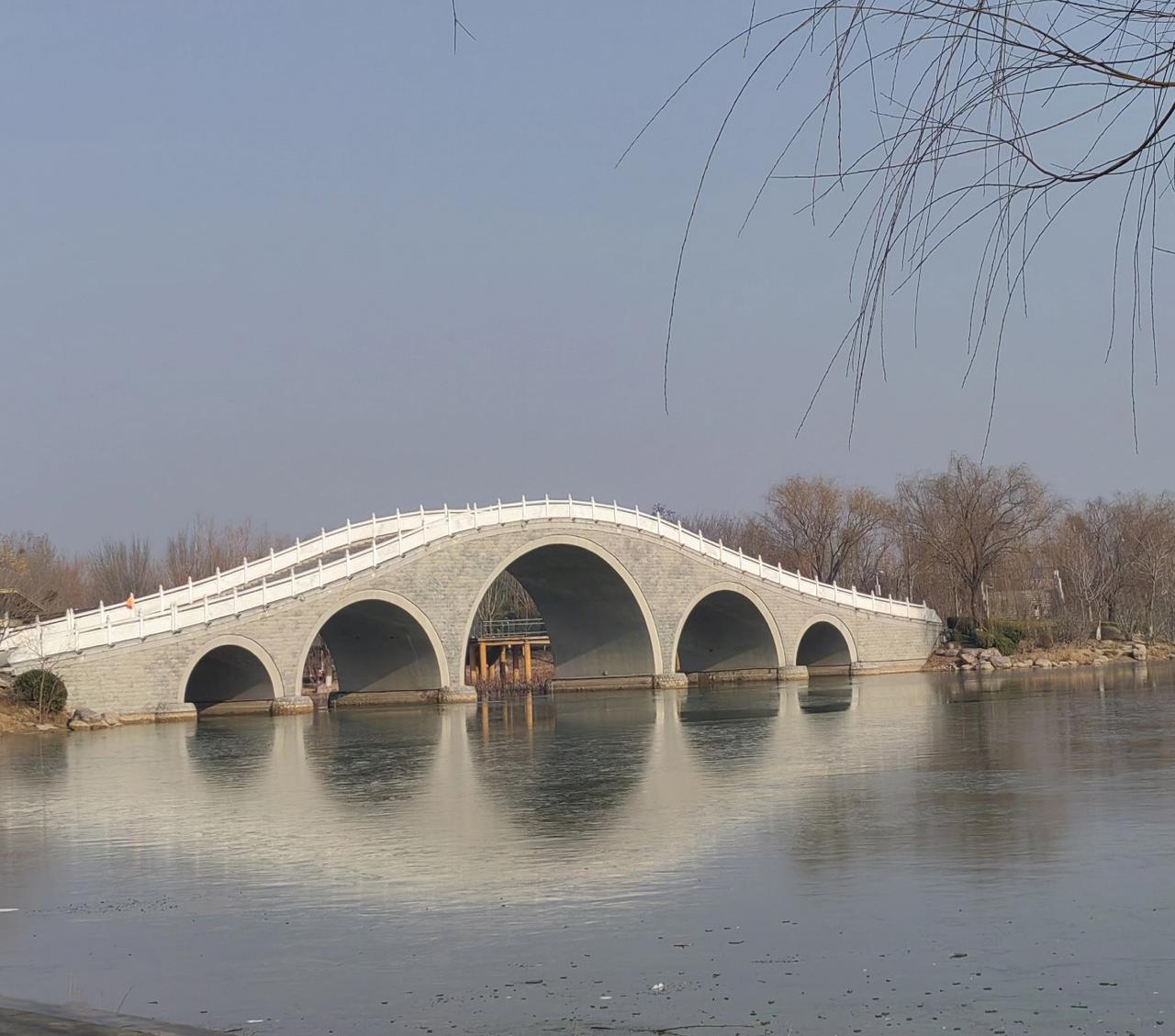 刘备当初不伐吴，“兴复汉室”彻底无望，伐吴则存在一定的希望，所以刘备坚决伐吴，决