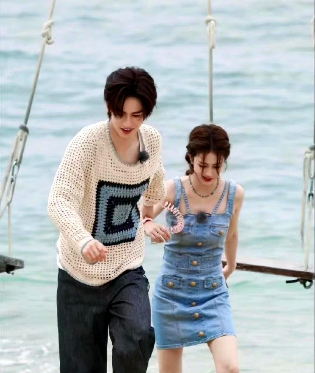 刘大锤一句“那会儿还住酒店”，比啥都扎心。你以为是在聊恋爱？其实是在给你标注