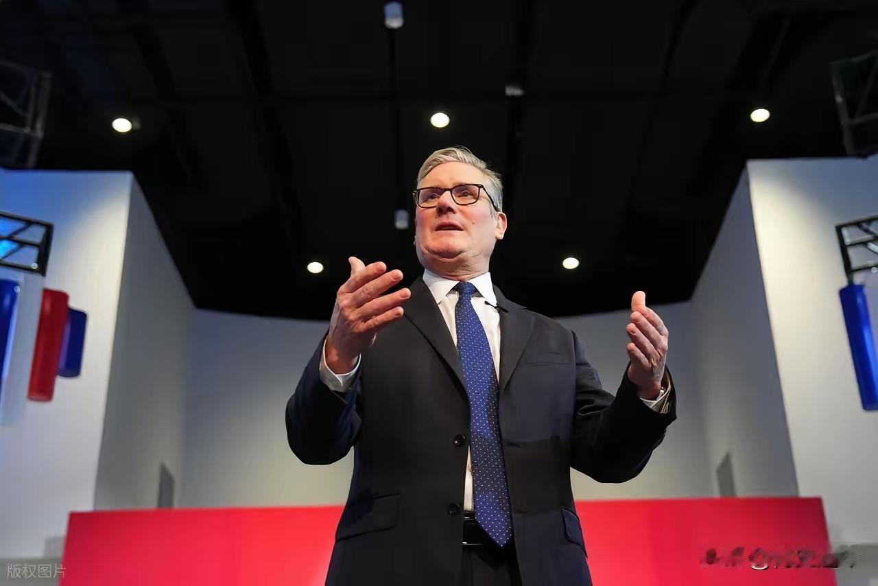 斯塔默还是被激“怒”了，他在离开中国之前，在社交媒体上发了一篇严厉的小作文，打算