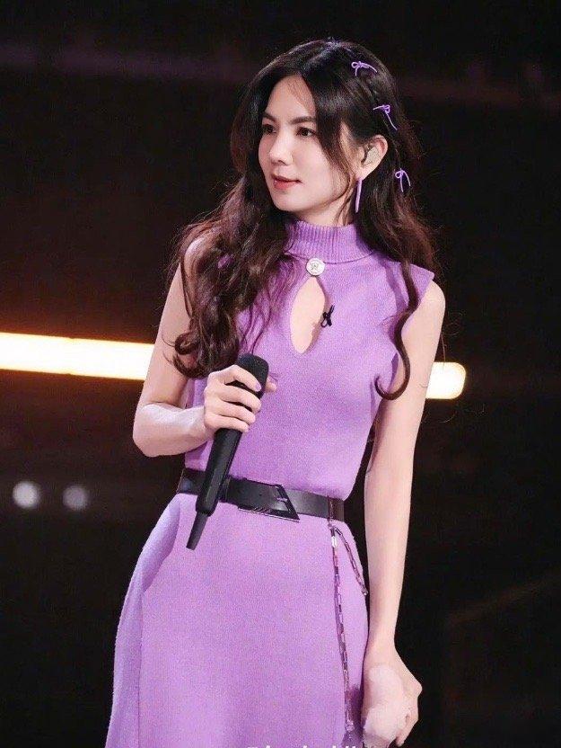 SHE三人真的完美诠释了什么叫世事无常SHE三个人的变化，真的太让人意外了！