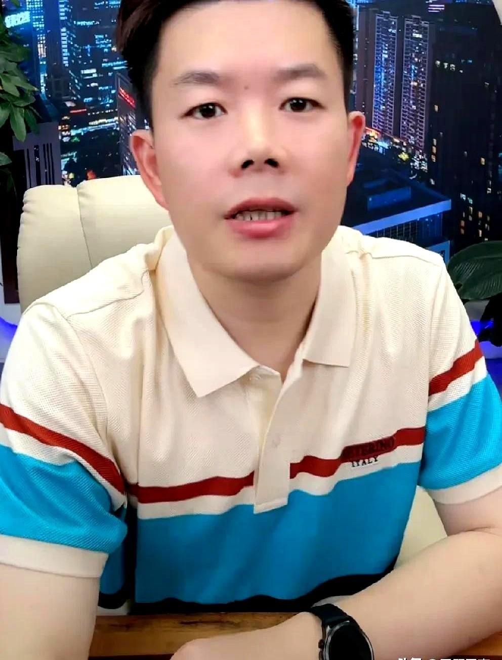 吴召国疑似暗指辛巴、蛋蛋演戏卖货！最近他在直播里吐槽：“这两天有师徒俩演戏炒