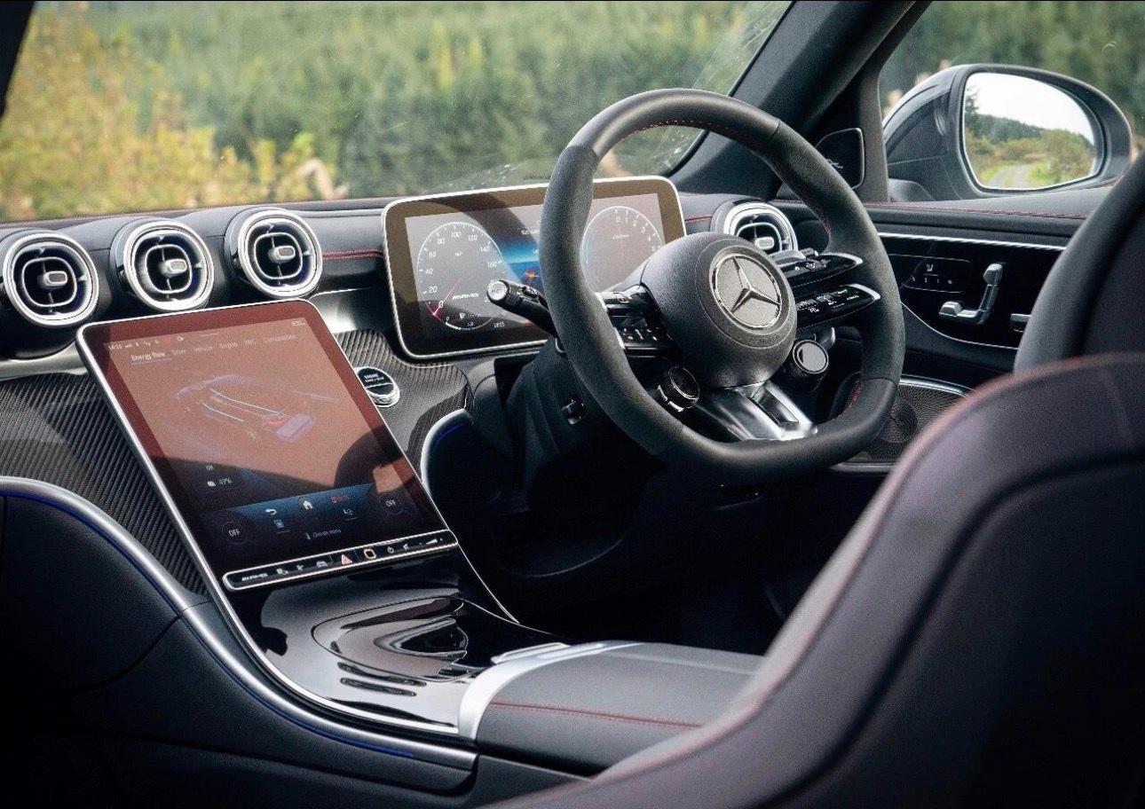 梅赛德斯奔驰C63SAMGEPerformanceEstate是奔驰