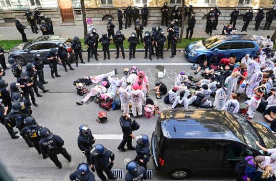 乱了，乱了，英国暴发疫情！美国也暴发疫情，中国呢？最近不少人都在说，国外的流